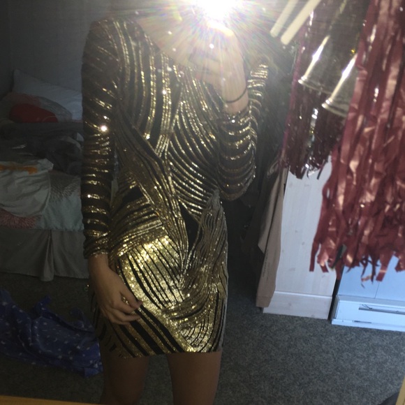 Gold size 6 homecoming dress - Picture 3 of 7